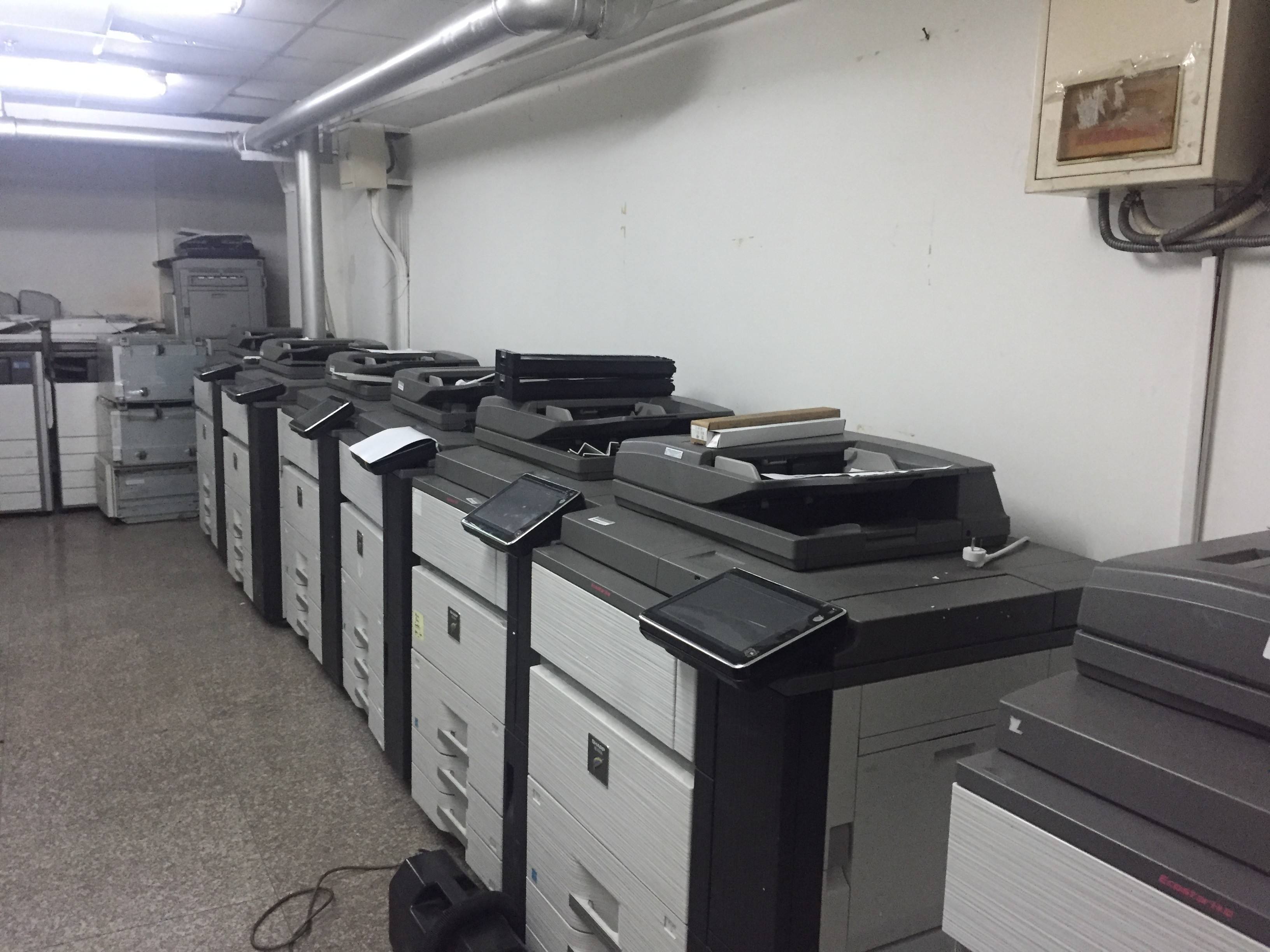 連接通訊與色彩 現(xiàn)代辦公中彩色打印機(jī)租賃的雙重優(yōu)勢(shì)解析